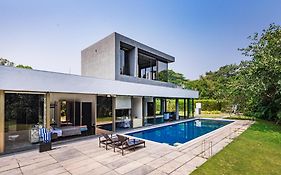 Saffronstays Glasshouse 91